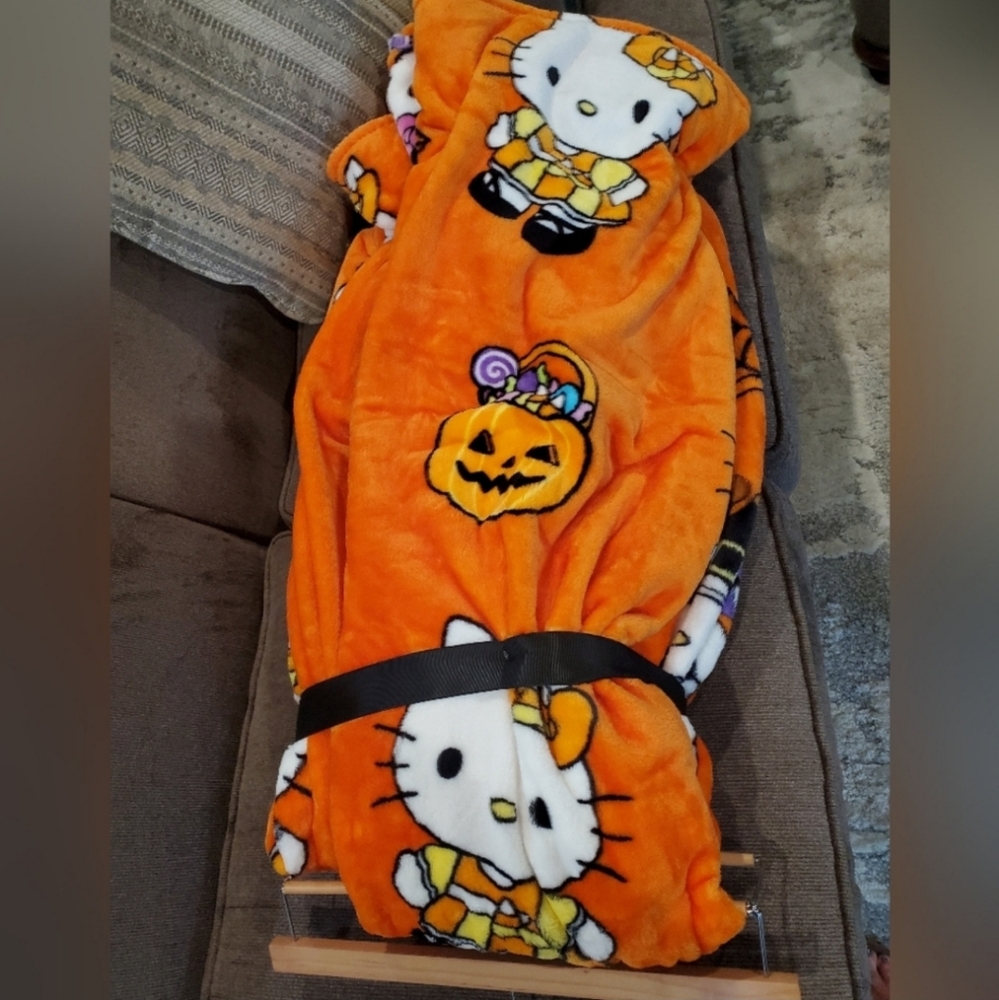 HTF Candy Corn Halloween Hello Kitty Blanket-NWT
